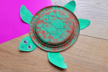 DIY Schildkröte aus einem Pappteller